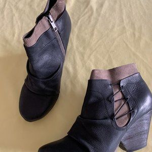 OTBT Rhinelander   ankle boots size 8.5 medium